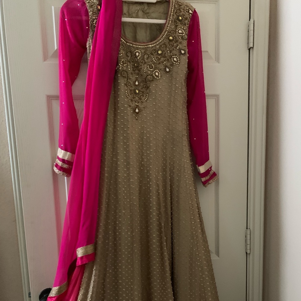 Pakistani/ Indian  Anarkali dress. Fits like an xs. Message me for measurements.